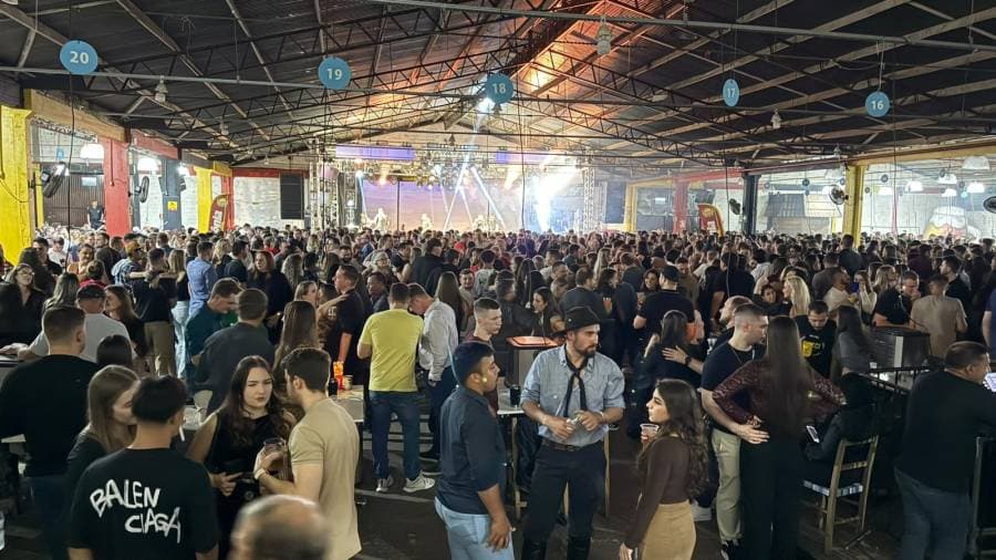 Oktoberfest Missões realiza o maior baile de lançamento